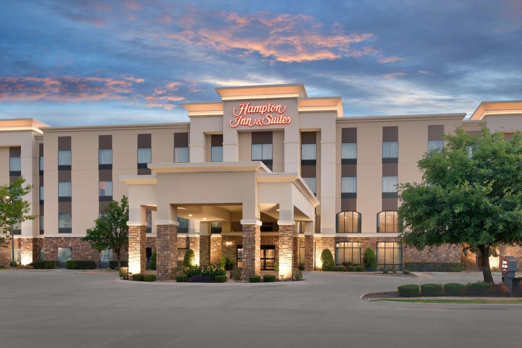 Hampton Inn & Suites Ft Worth-Burleson Exterior photo